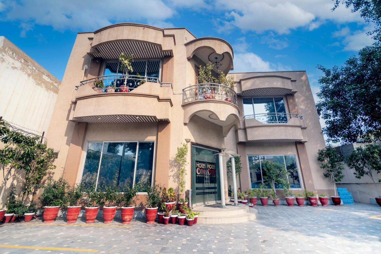 Hotel One Lalazar Мултан Экстерьер фото